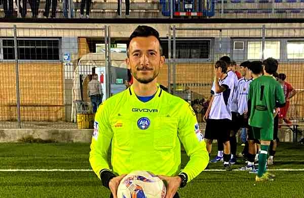 Arbitro Roberto Parisi